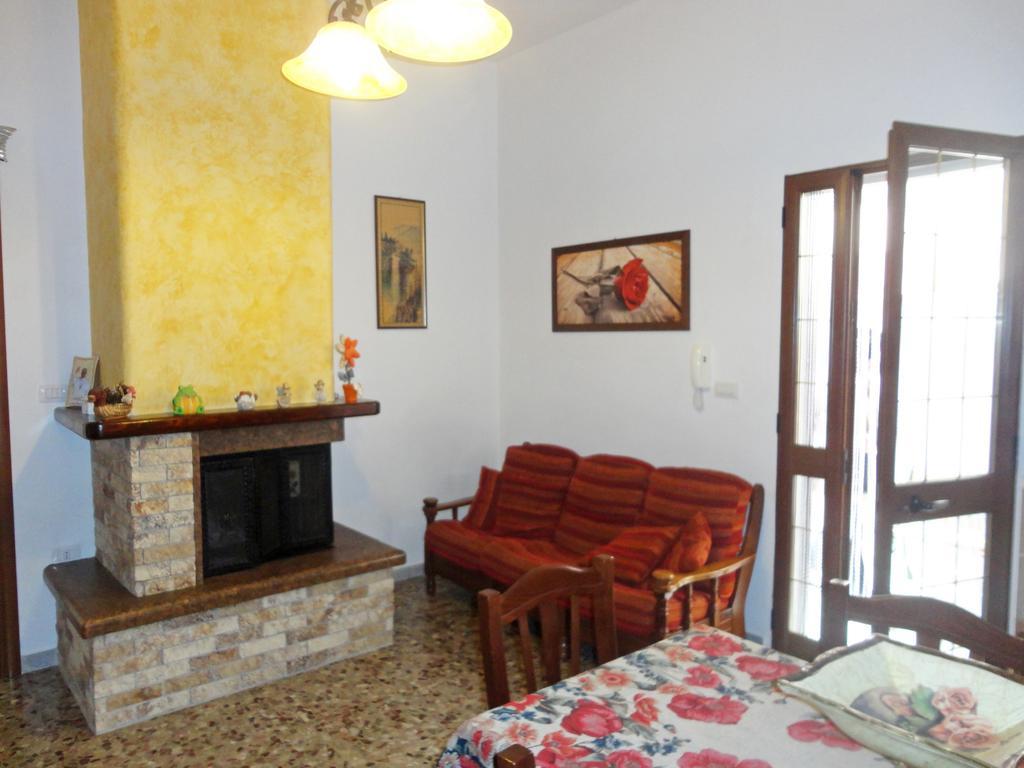 Casetta Indipendente Torre San Giovanni 103 Verso Sud 外观 照片